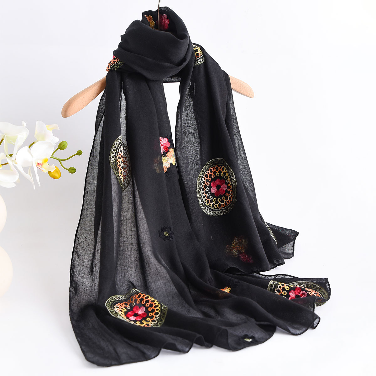 Sciarpa ricamata in cotone e l - Embroidery Shawl recensione e prezzo