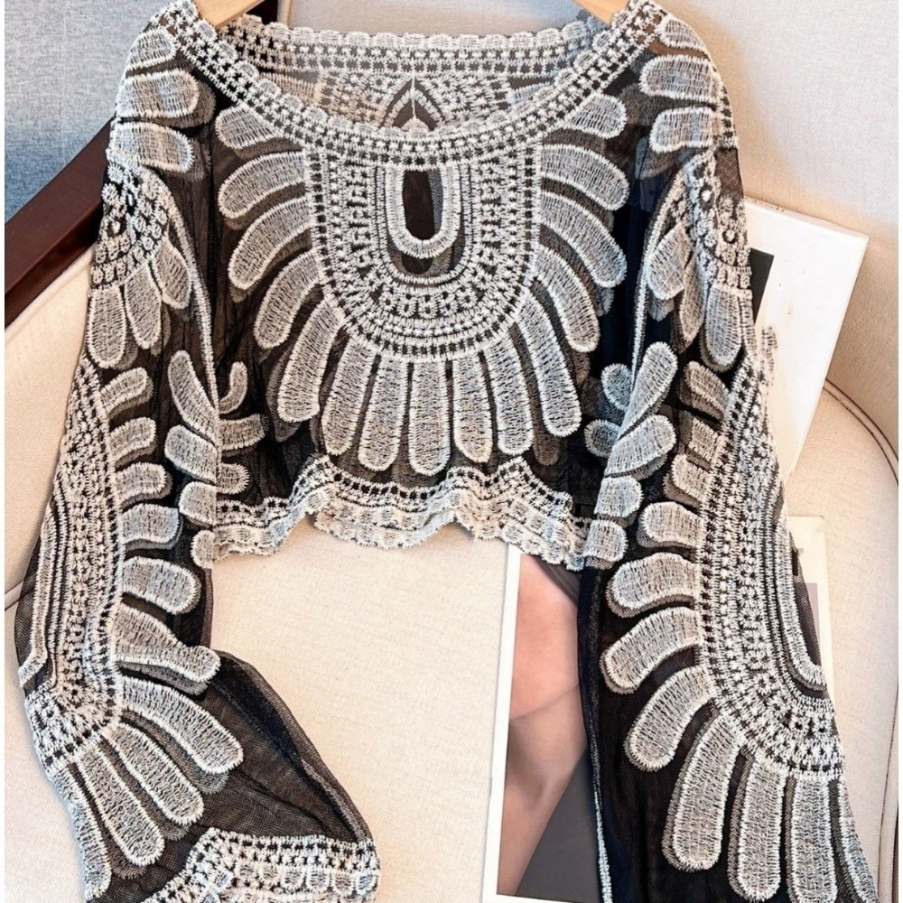 Copricostume in pizzo ricamato - Embroidery Shawl recensione e prezzo