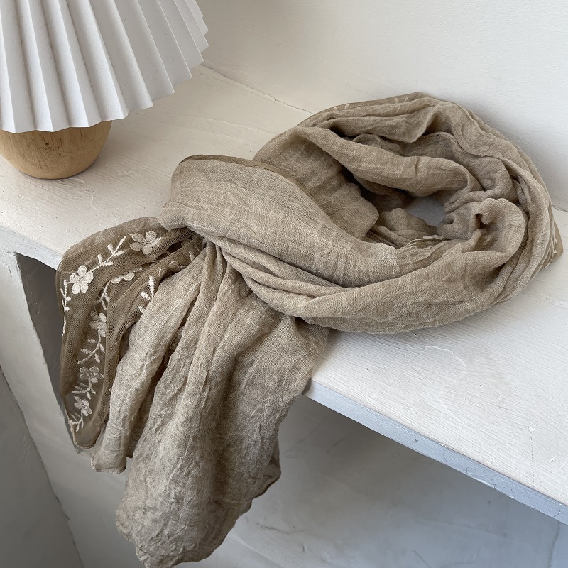 Sciarpa con giunture in pizzo  - Embroidery Towel recensione e prezzo