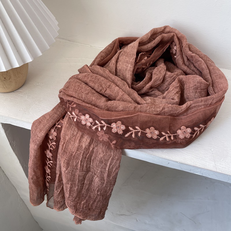 Sciarpa con giunture in pizzo  - Embroidery Towel recensione e prezzo