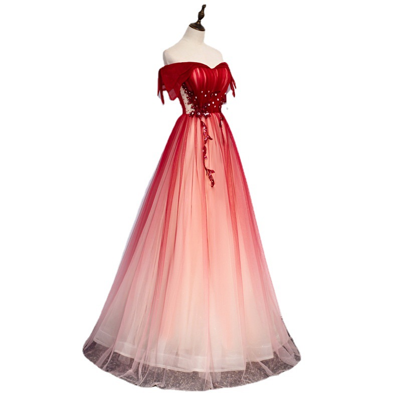 Abito da brindisi con cinturin - Embroidery Red recensione e prezzo