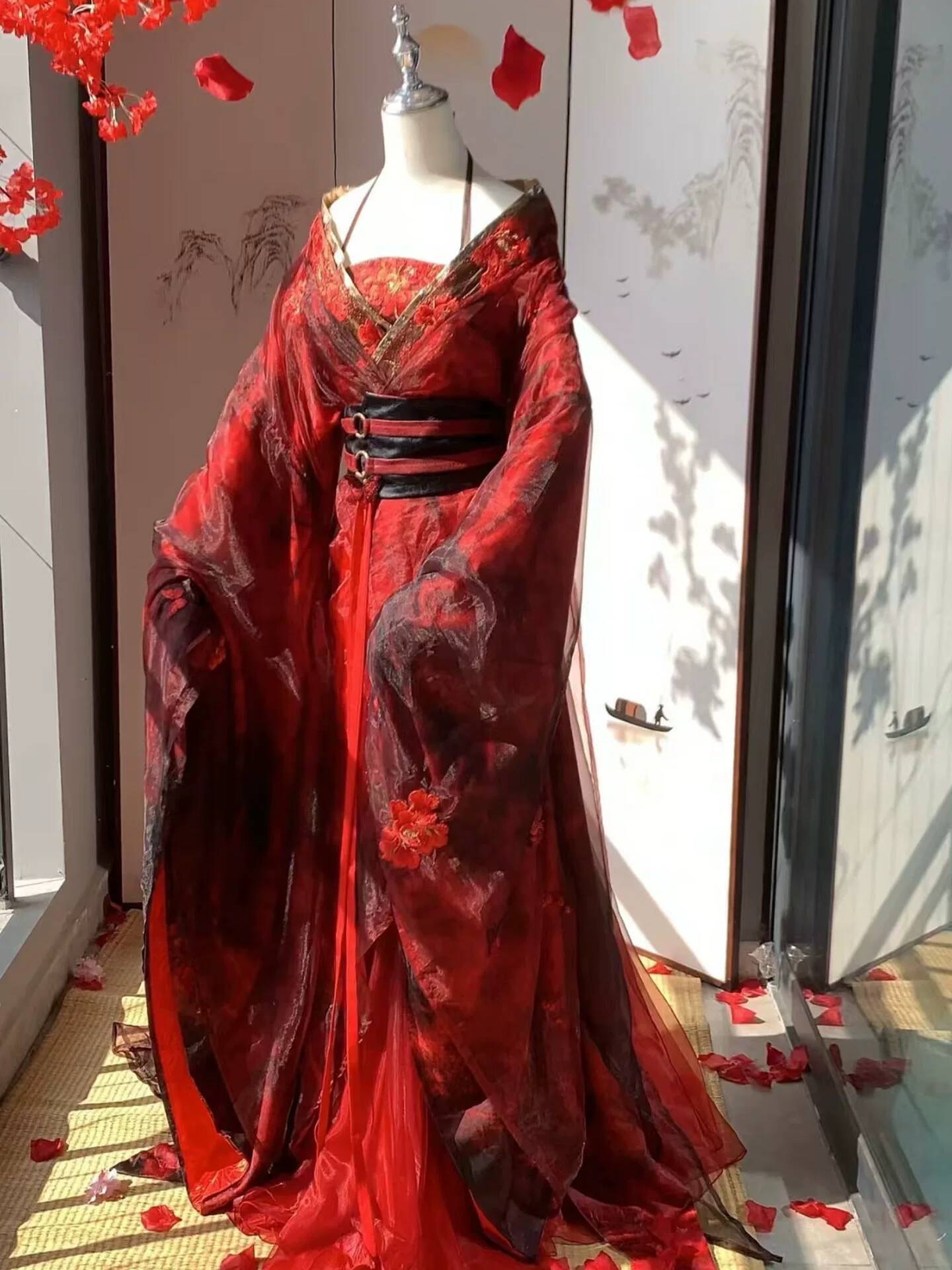 Nuovo Hanfu Rosso Datura da Do - Embroidery Red recensione e prezzo
